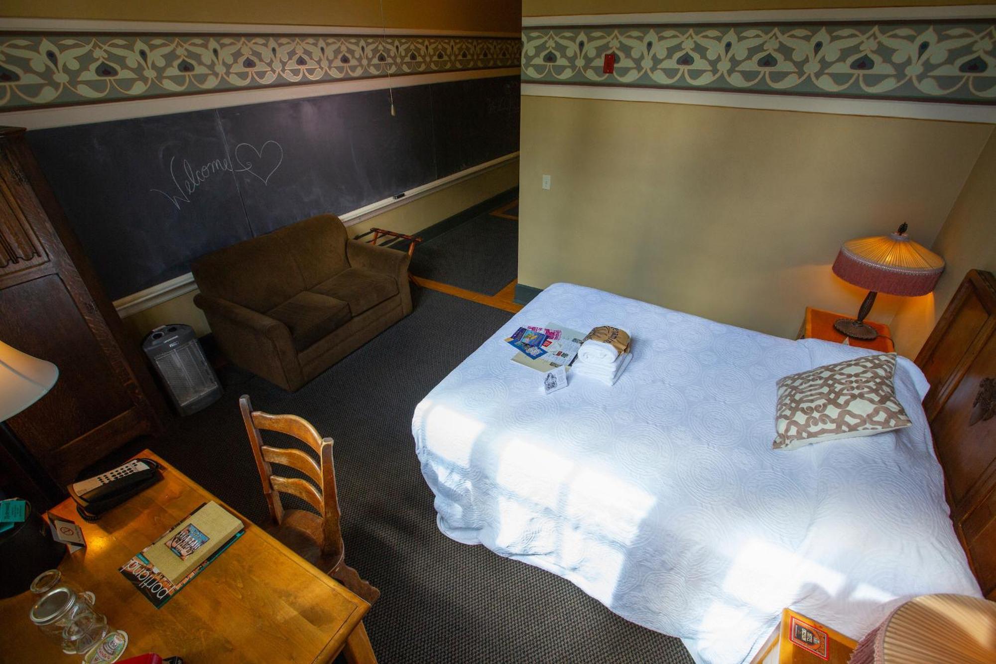 Hotel Mcmenamins Kennedy School Portland Esterno foto