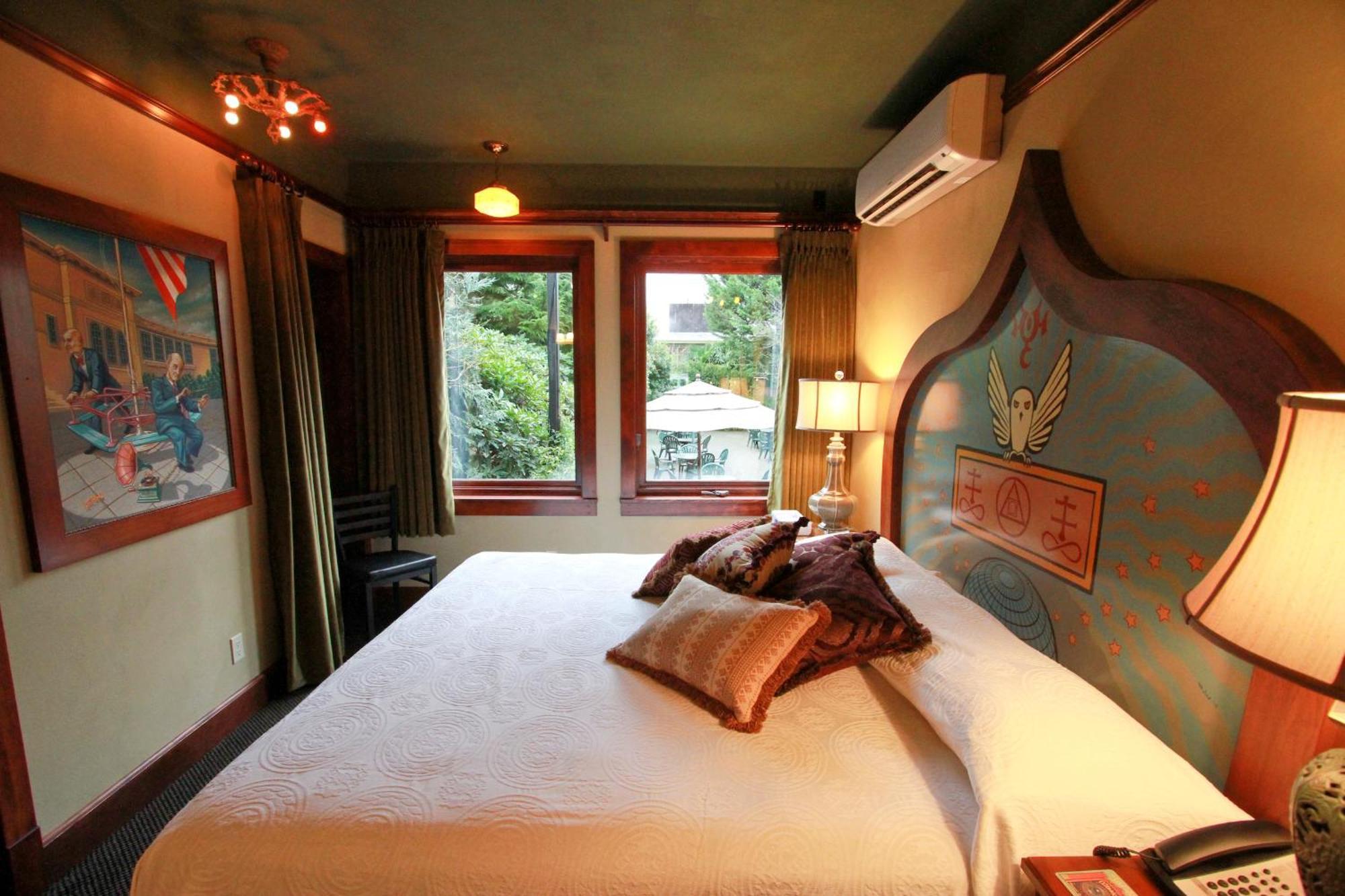 Hotel Mcmenamins Kennedy School Portland Esterno foto