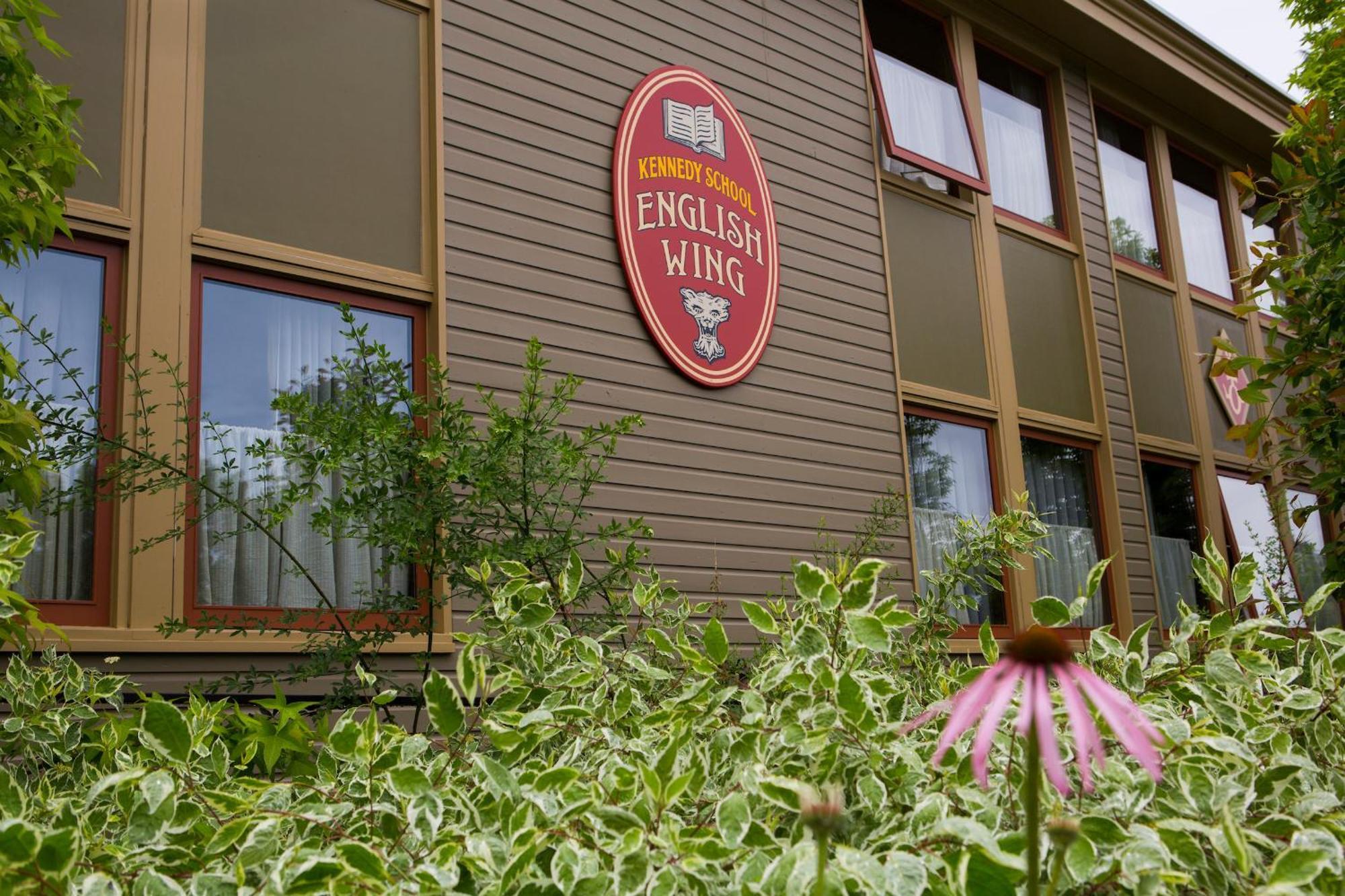 Hotel Mcmenamins Kennedy School Portland Esterno foto