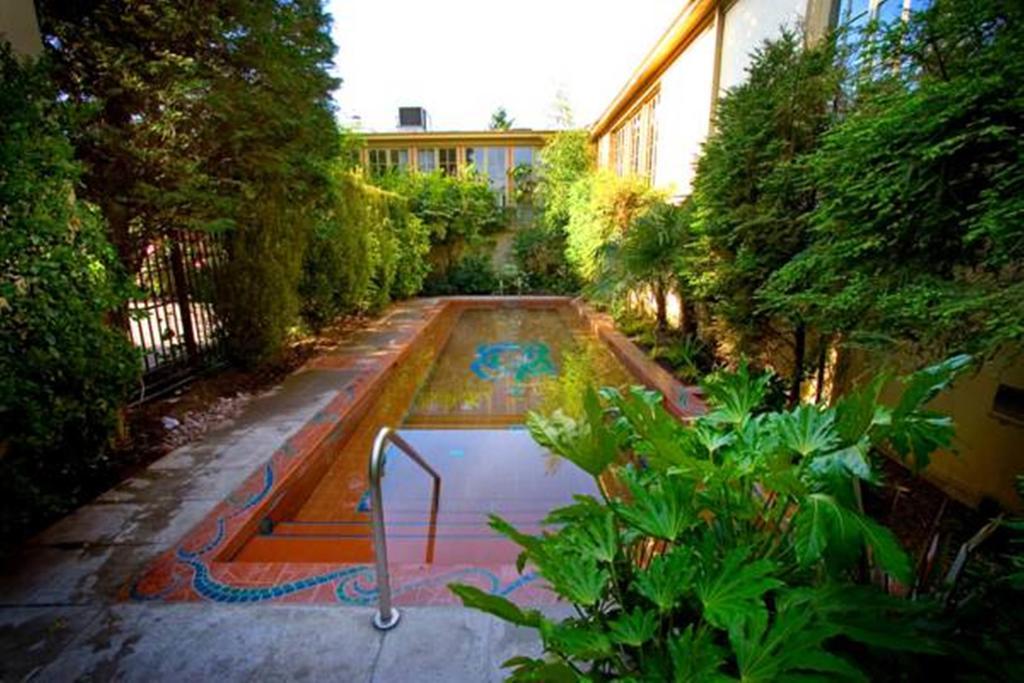 Hotel Mcmenamins Kennedy School Portland Esterno foto