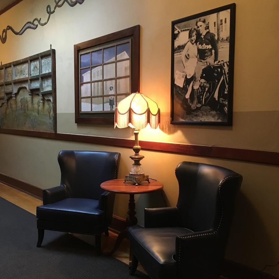 Hotel Mcmenamins Kennedy School Portland Esterno foto
