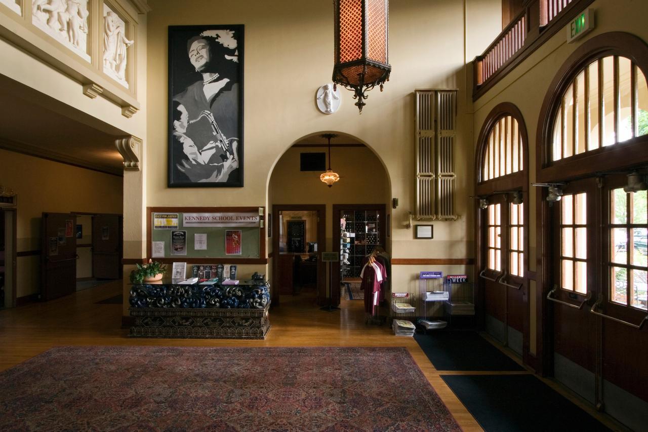 Hotel Mcmenamins Kennedy School Portland Esterno foto