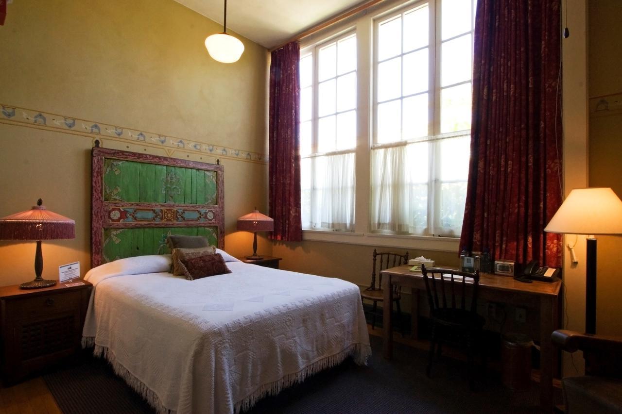 Hotel Mcmenamins Kennedy School Portland Esterno foto