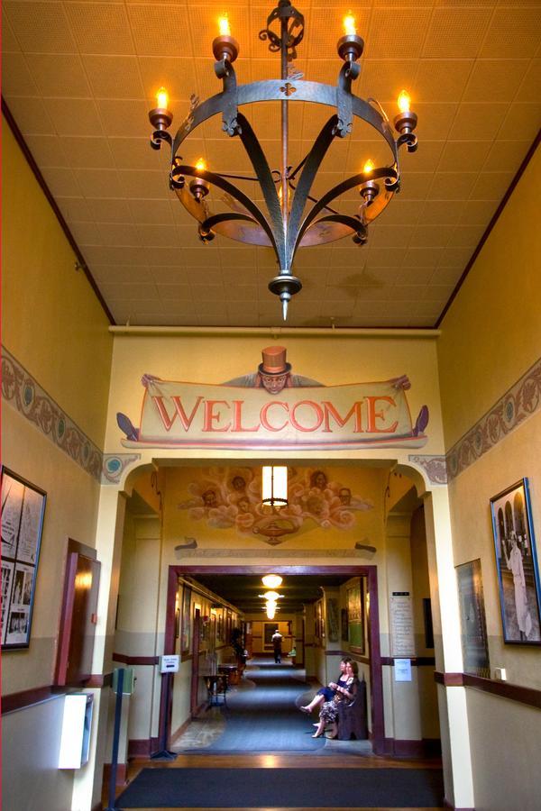 Hotel Mcmenamins Kennedy School Portland Esterno foto