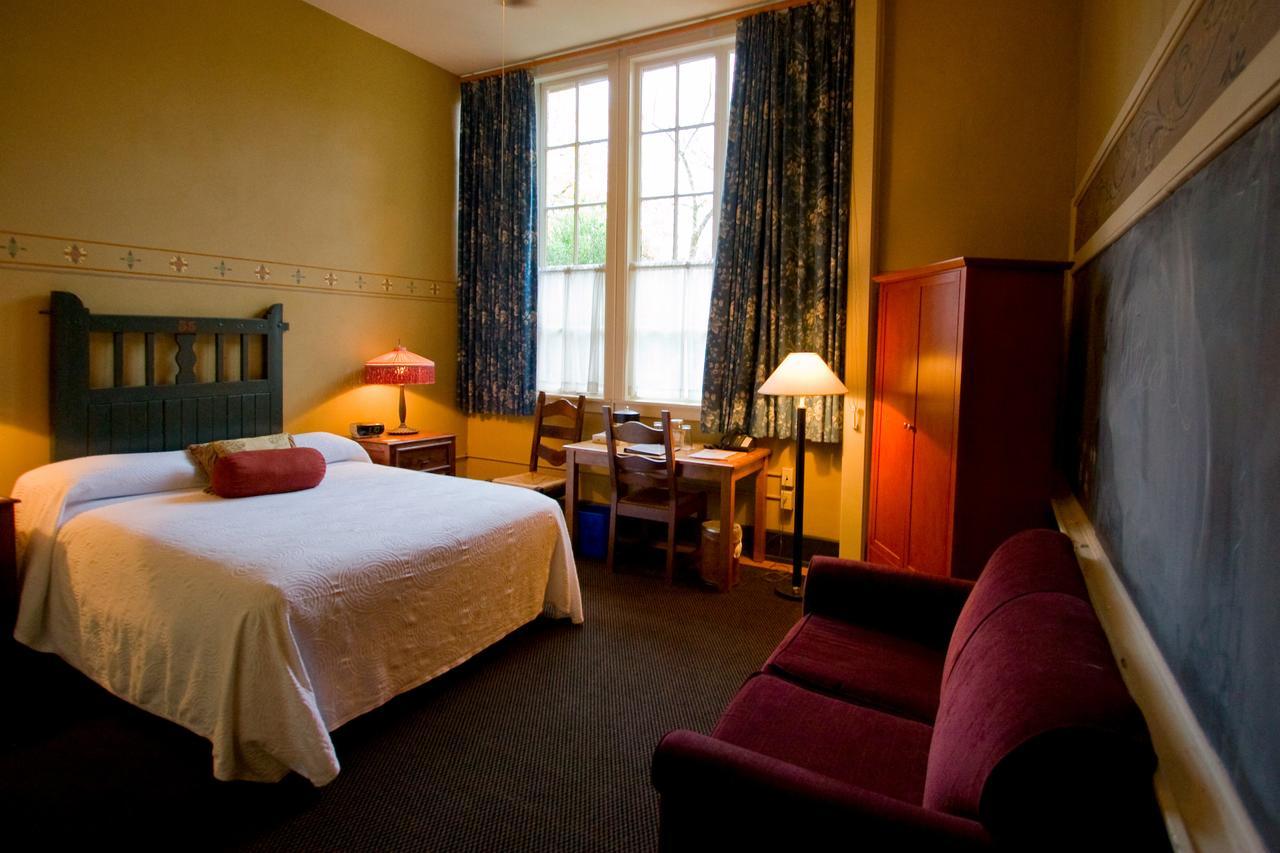 Hotel Mcmenamins Kennedy School Portland Esterno foto
