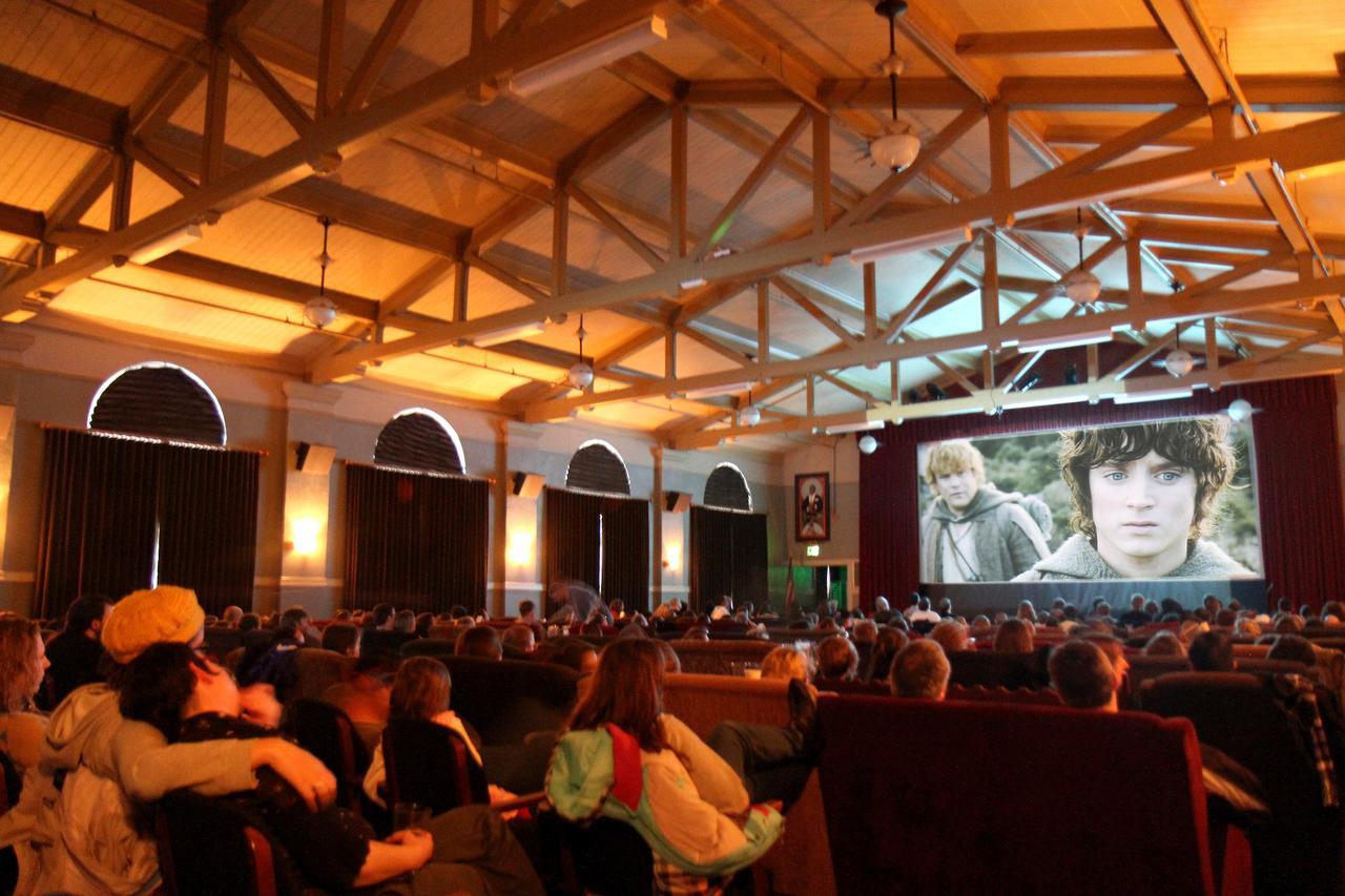 Hotel Mcmenamins Kennedy School Portland Esterno foto