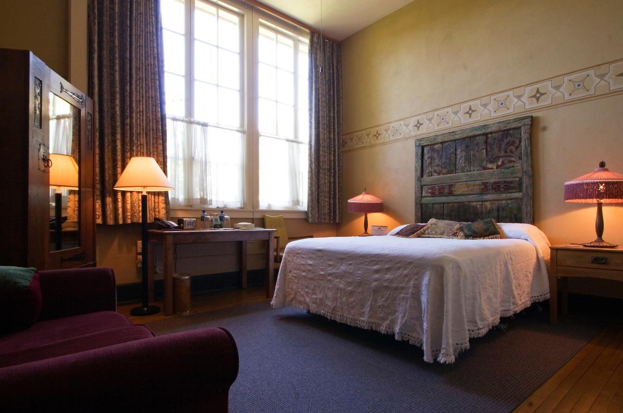 Hotel Mcmenamins Kennedy School Portland Esterno foto