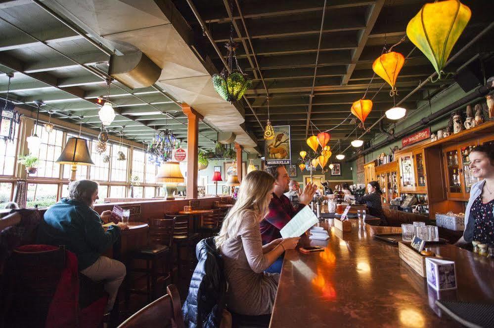 Hotel Mcmenamins Kennedy School Portland Esterno foto